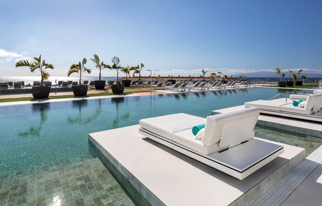 TFS_75650_royal_hideaway_corales_beach_suites_0118_01.jpg