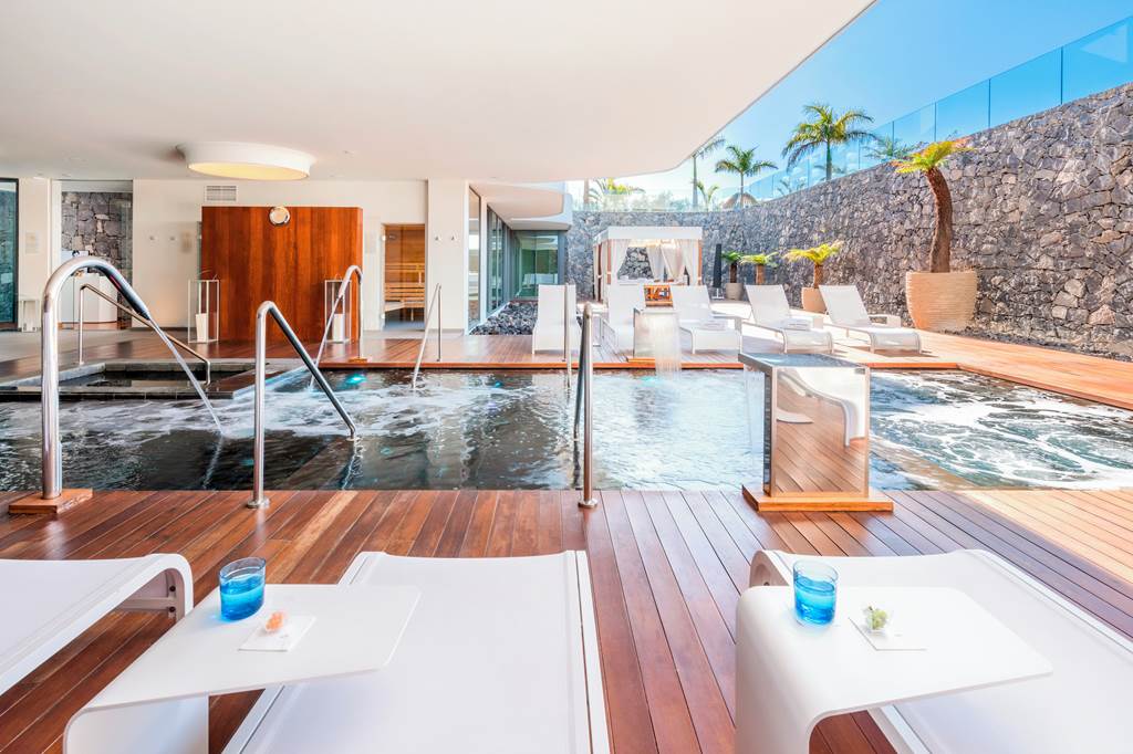 TFS_75650_Royal_Hideaway_Corales_Suites_0224_01.jpg