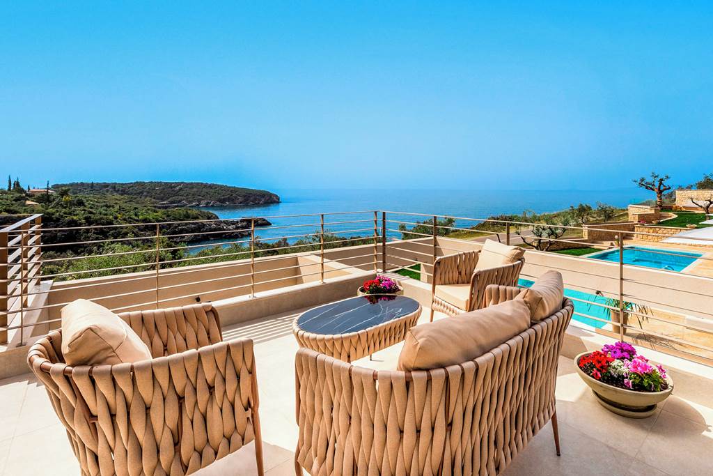 KLX_88183_Foneas_Bay_Villa_1024_12.jpg