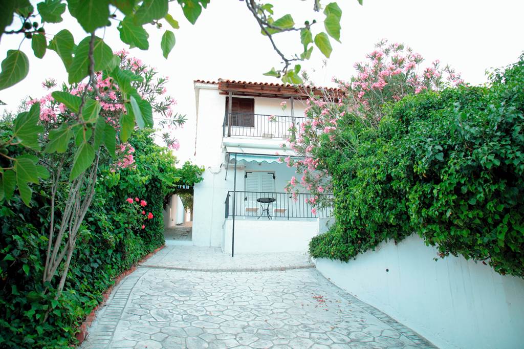 JSI_82492_Villa_Elpniki_0924_11.jpg