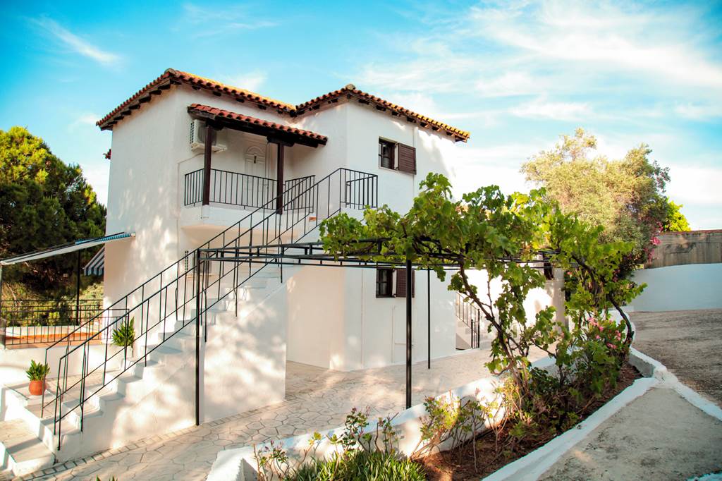JSI_82492_Villa_Elpniki_1020_06.jpg