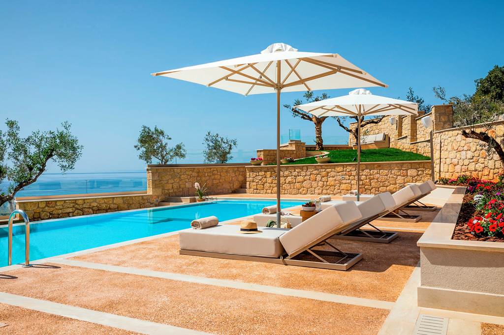 KLX_88183_Foneas_Bay_Villa_1024_11.jpg