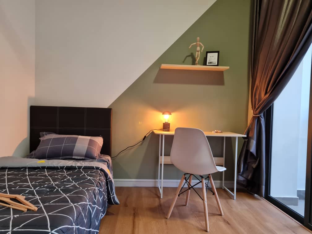 MASTER ROOM