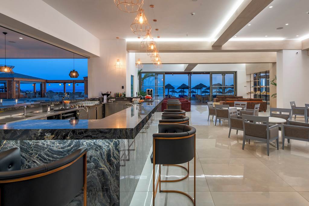 RHO_70128_Avra_Beach_Hotel_1220_02.jpg