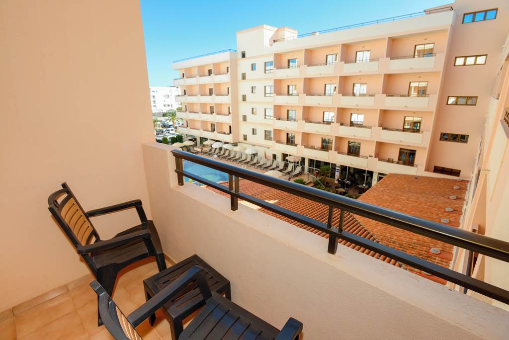 IBZ_382_Invisa_Hotel_La_Cala_1123_23.jpg