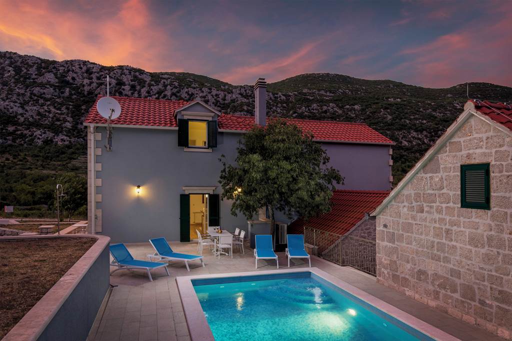 SPU_84773_Villa_Roglic_1222_10.jpg