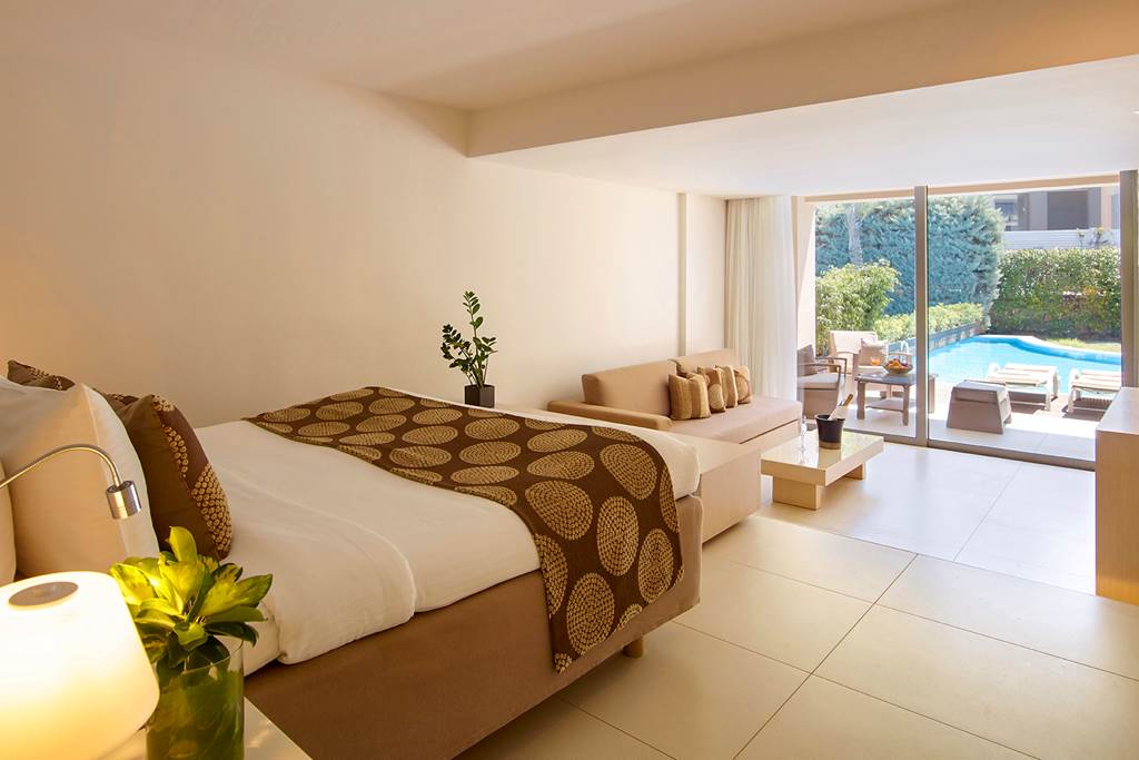 RHO_83378_Ixian_Grand_&_All_Suites_0422_05.jpg