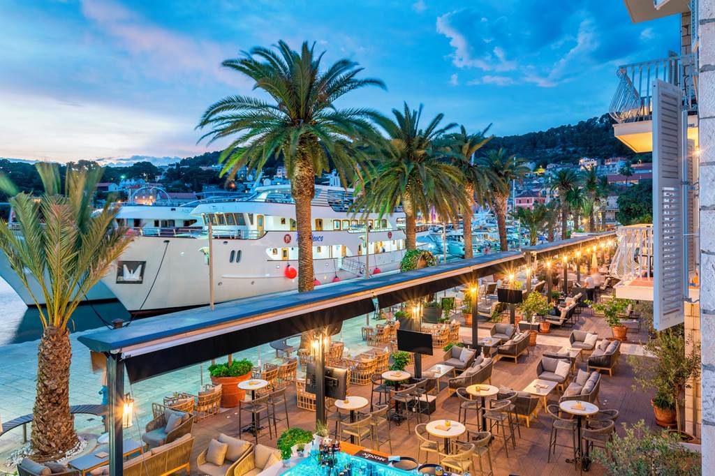 SPU_70984_Riva_Marina_Hvar_Hotel_0225_04.jpg