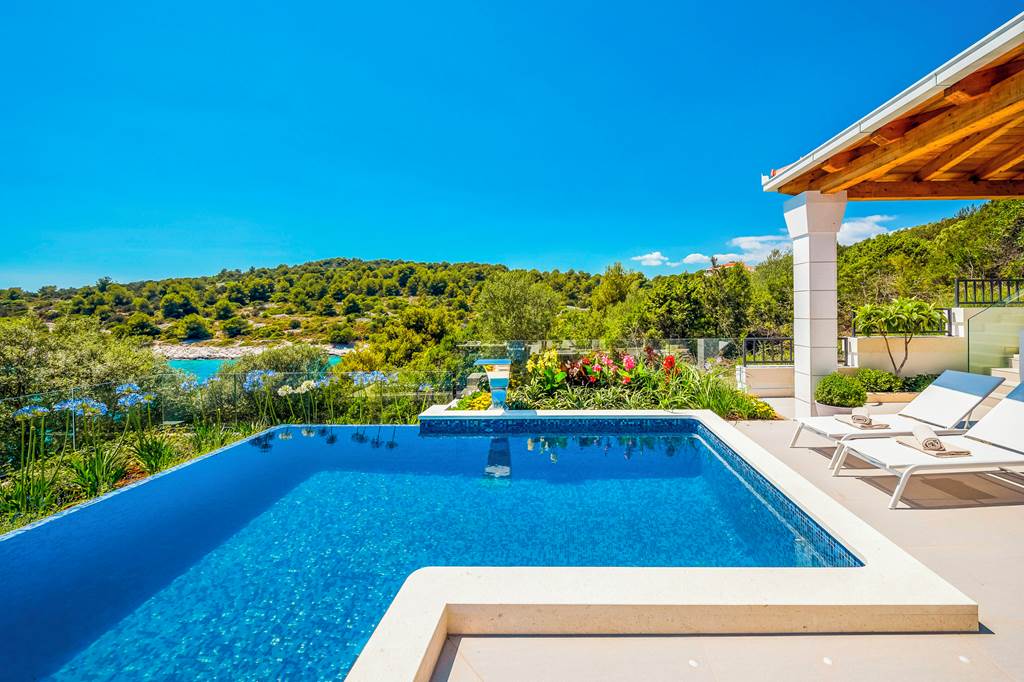 SPU_88756_Villa_Polished_Stone_0125_11.jpg