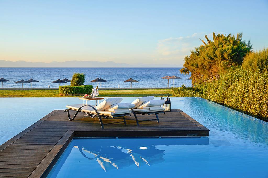 RHO_83378_Ixian_Grand_&_All_Suites_0324_01.jpg