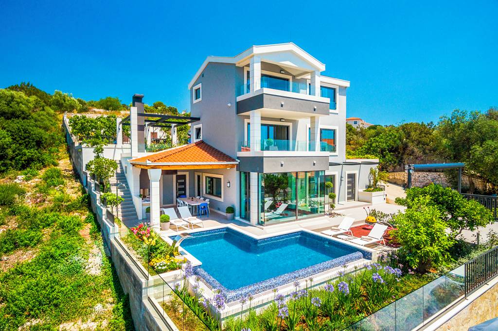 SPU_88756_Villa_Polished_Stone_0125_10.jpg