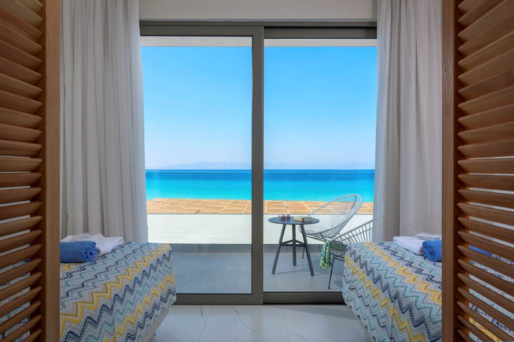 RHO_70128_avra_beach_0718_29.jpg