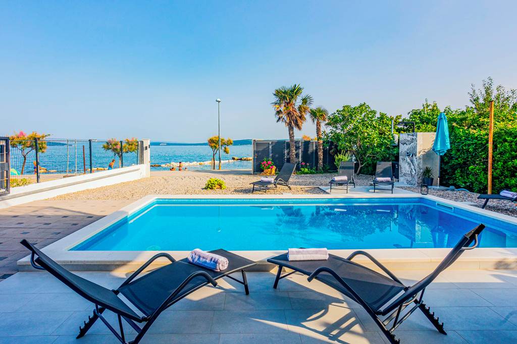 SPU_89129_Villa_Split_Shoreline_0225_05.jpg