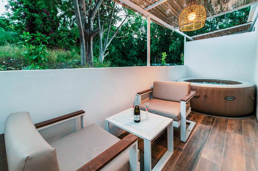 RHO_87301_Bamboo_Suites_Boutique_Hotel_0224_36.jpg