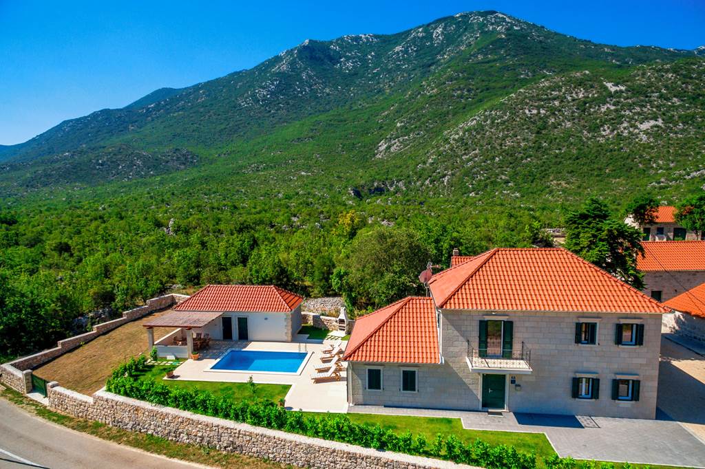 SPU_84774_Villa_Zupa_1222_06.jpg