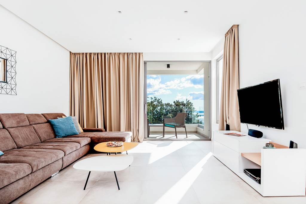 SPU_88701_Villa_Azure_Horizon_0125_02.jpg