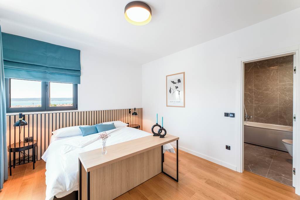 SPU_88733_Villa_White_Scallop_0125_07.jpg