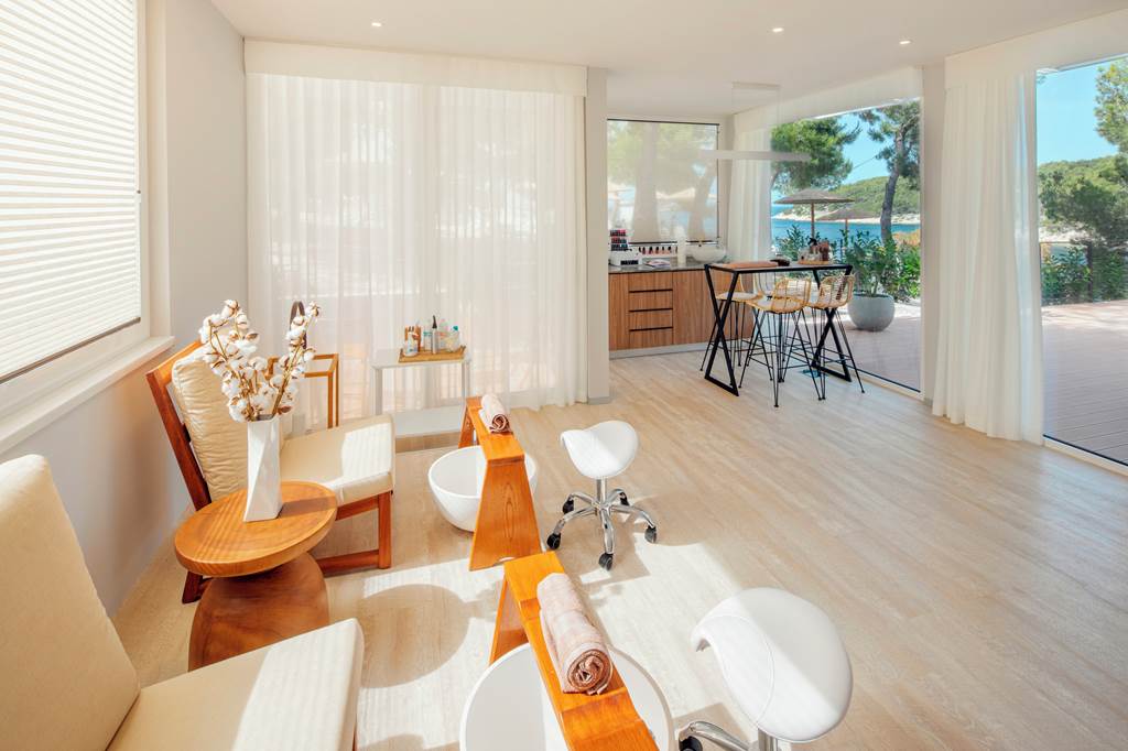 SPU_74719_Gava_Waterman_Milna_Resort_0819_03.jpg