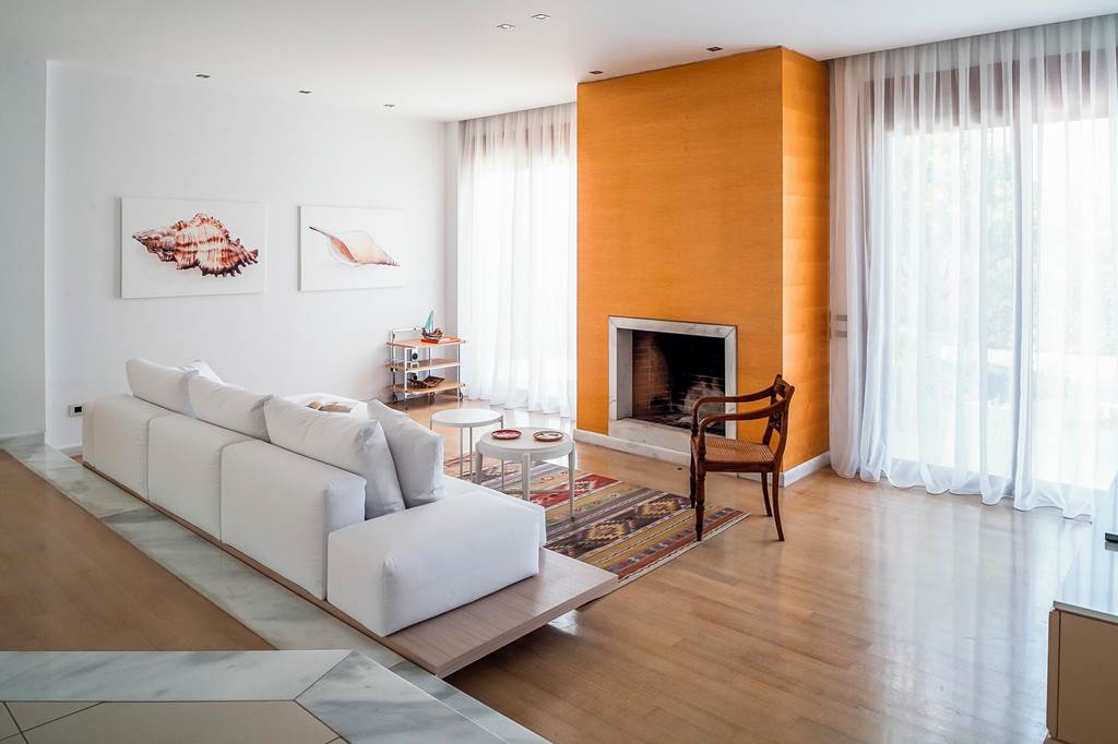 RHO_84209_Love_White_Villa_0922_10.jpg