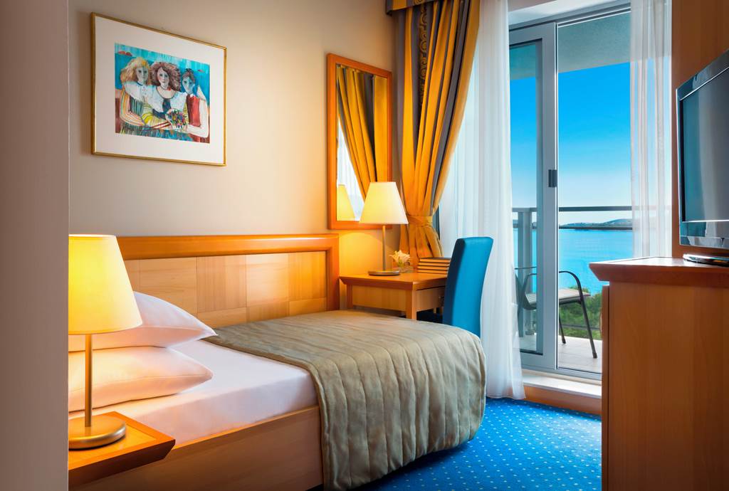 DBV_70320_Aminess_Grand_Azur_Hotel_Orebic_1222_01.jpg