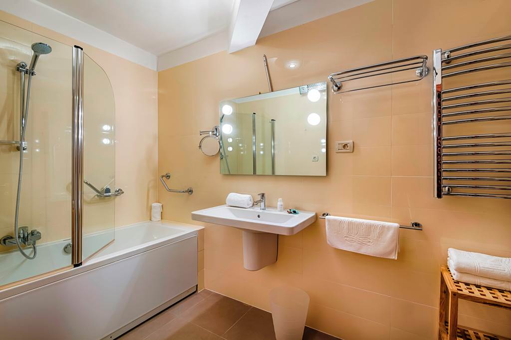 SPU_73625_The_Residence_1119_06.jpg