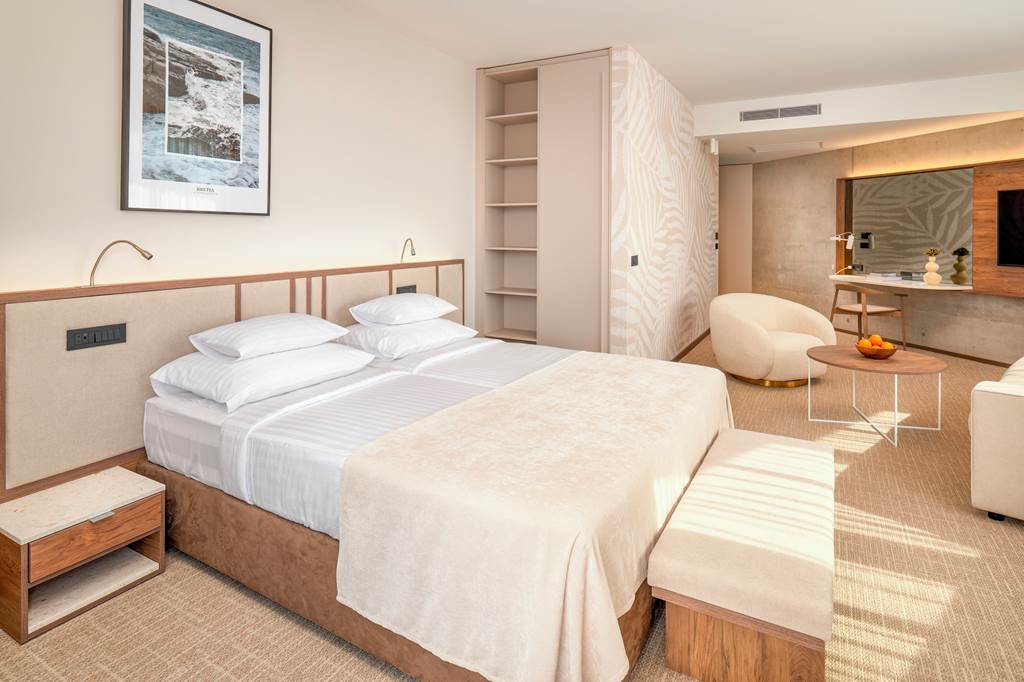 SPU_87177_Grand_Hotel_View_0124_28.jpg