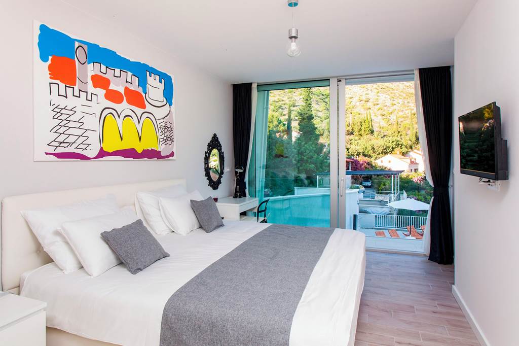 DBV_83494_Villa_Art_0122_15.jpg