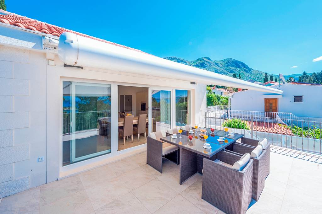 DBV_83496_Villa_Mlini_1221_05.jpg