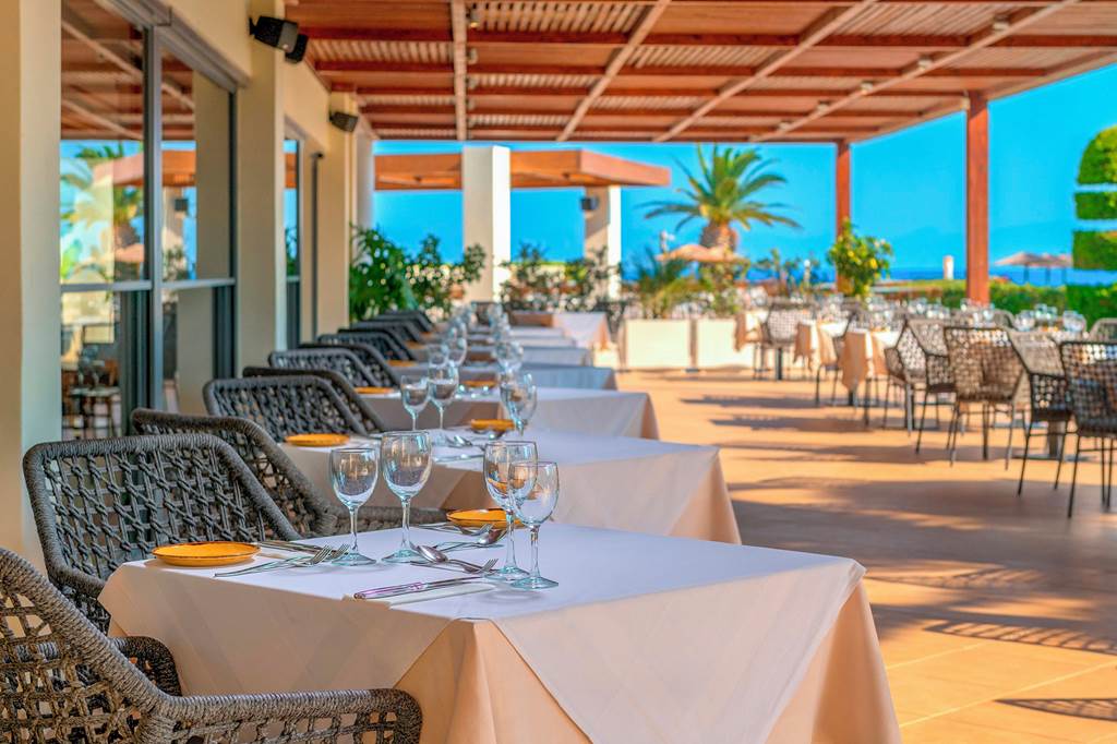 RHO_83378_Ixian_Grand_&_All_Suites_1024_07.jpg