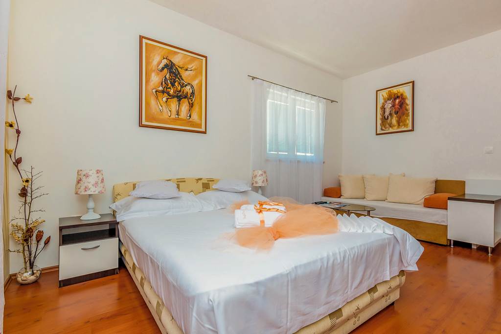 DBV_87511_Apartments_Villa_Aura_0324_19.jpg
