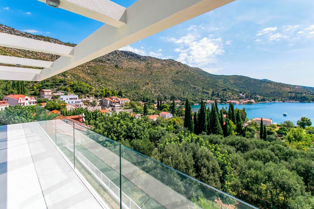 DBV_83494_Villa_Art_0122_09.jpg