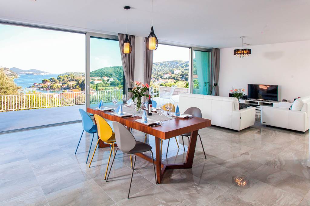 DBV_83494_Villa_Art_0122_14.jpg
