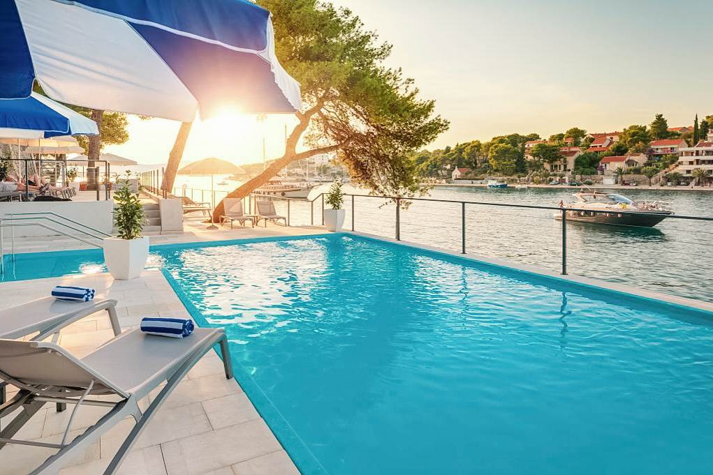SPU_74718_Waterman_Milna_Hotel_0817_01.jpg