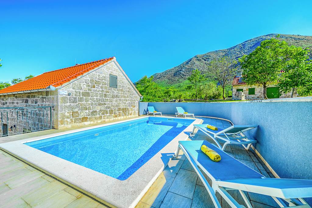 SPU_87931_Villa_Stone_Haven_0824_06.jpg