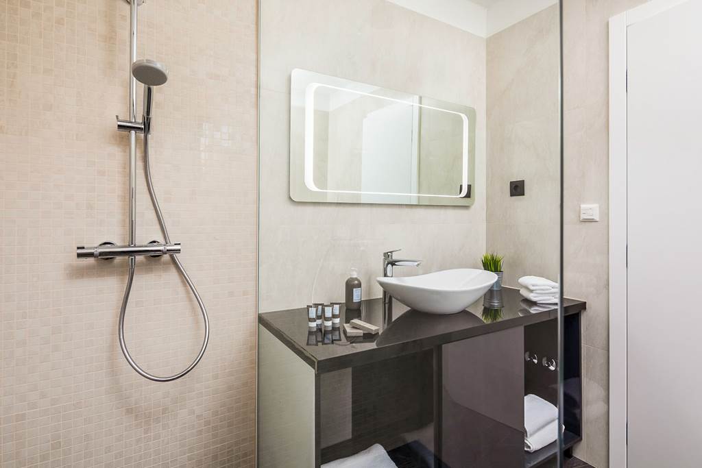 SPU_88938_Villa_Split_Heights_0125_13.jpg