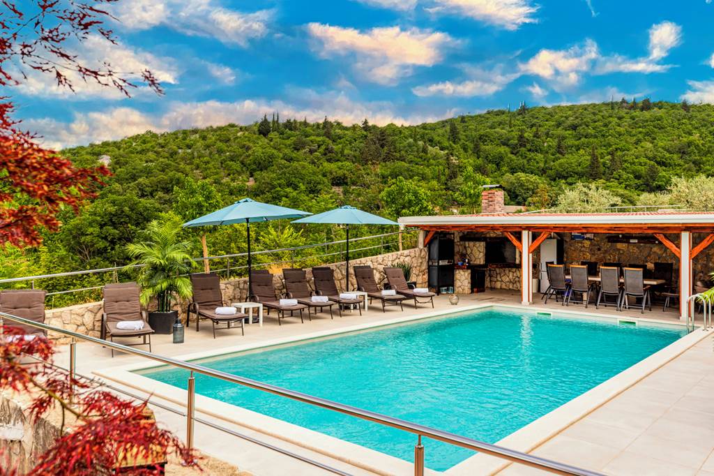 SPU_86945_Villa_Majestic_Escape_1223_04.jpg
