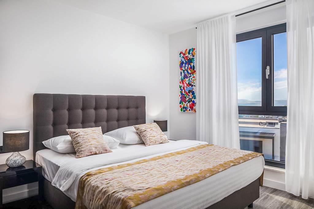 SPU_88938_Villa_Split_Heights_0125_12.jpg