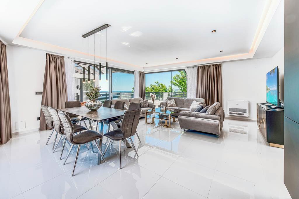 DBV_87940_Villa_Coastal_Bliss_0824_01.jpg