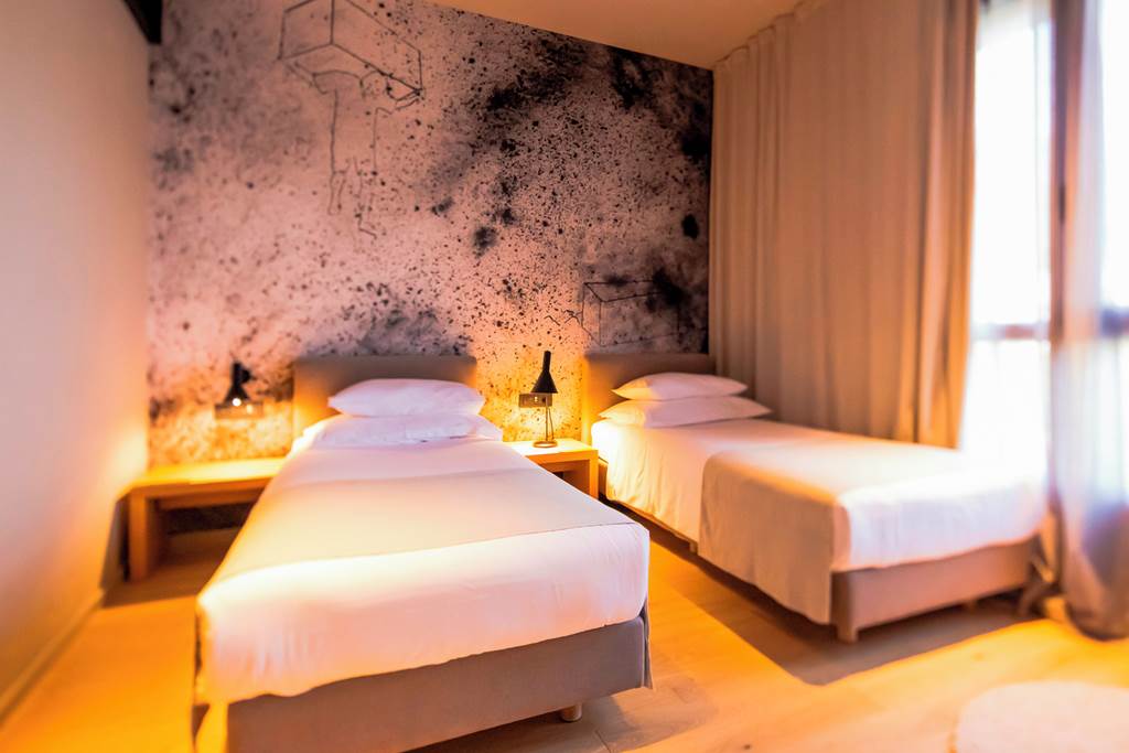 DBV_74825_One_Suite_Hotel_0419_07.jpg