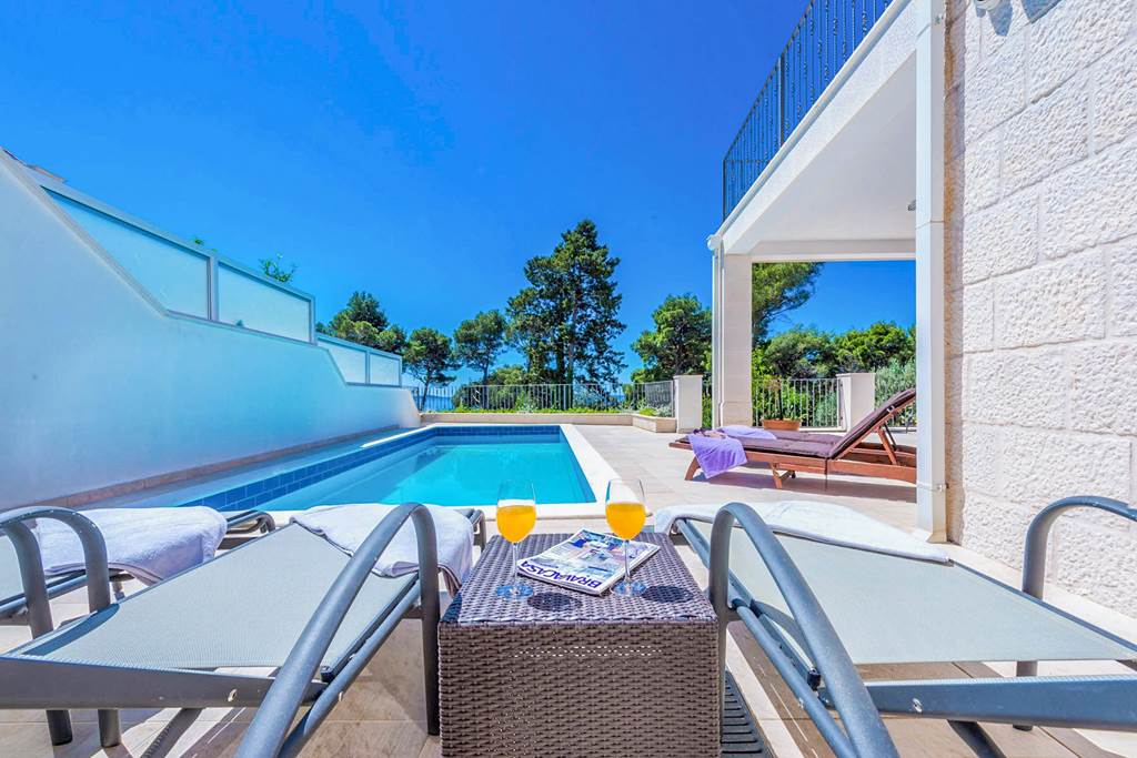 DBV_83496_Villa_Mlini_1221_01.jpg