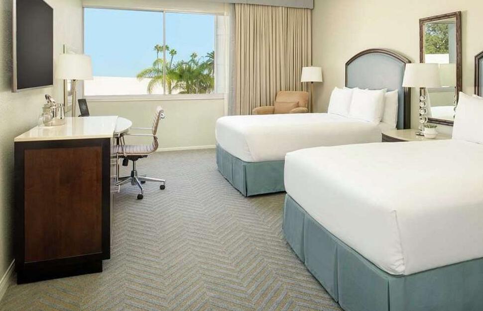 Beverly-Hilton-18.jpg