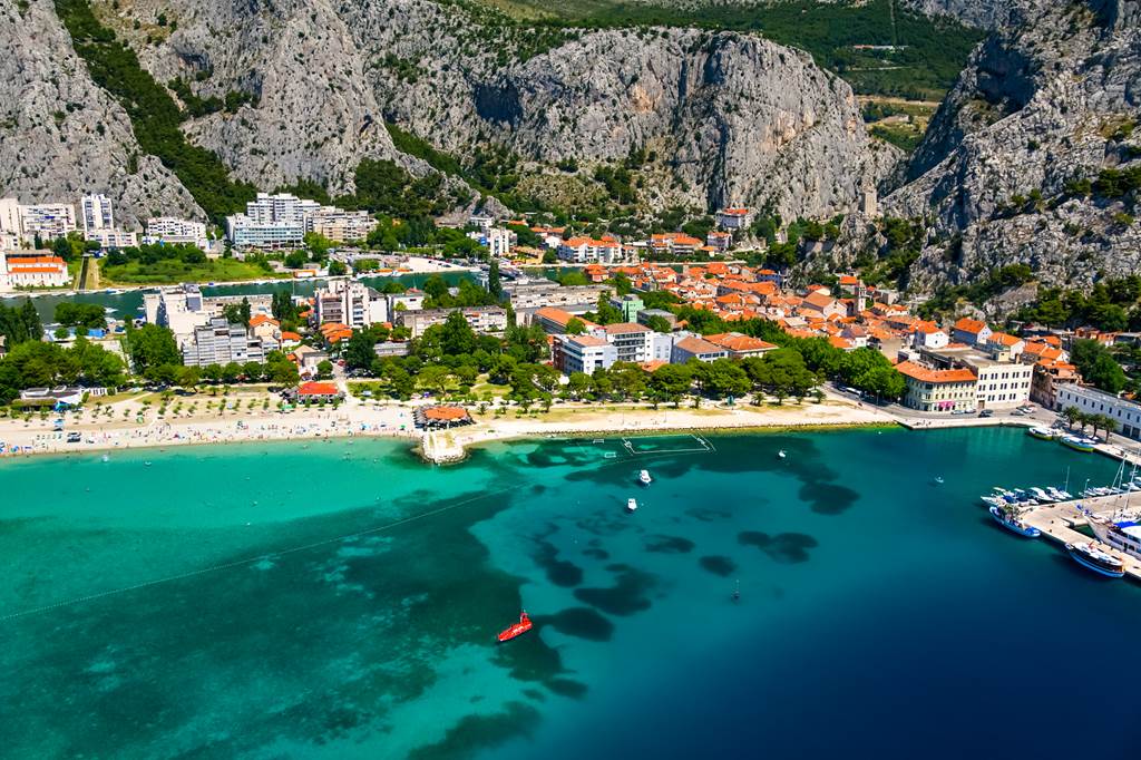 SPU_77001_Htl_Plaza_Omis_0917_03.jpg
