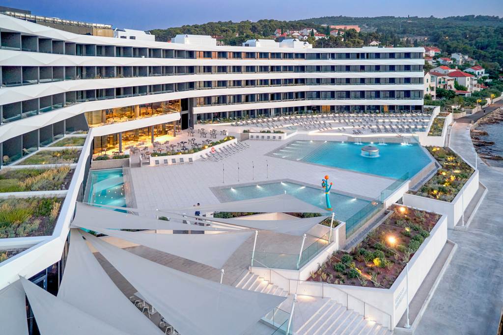 SPU_87177_Grand_Hotel_View_0124_13.jpg