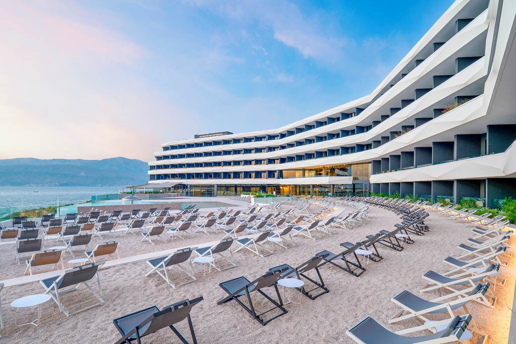 SPU_87177_Grand_Hotel_View_0124_16.jpg