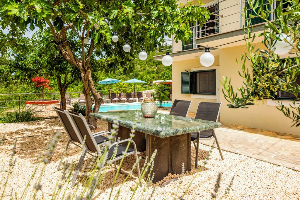 SPU_86945_Villa_Majestic_Escape_1223_06.jpg
