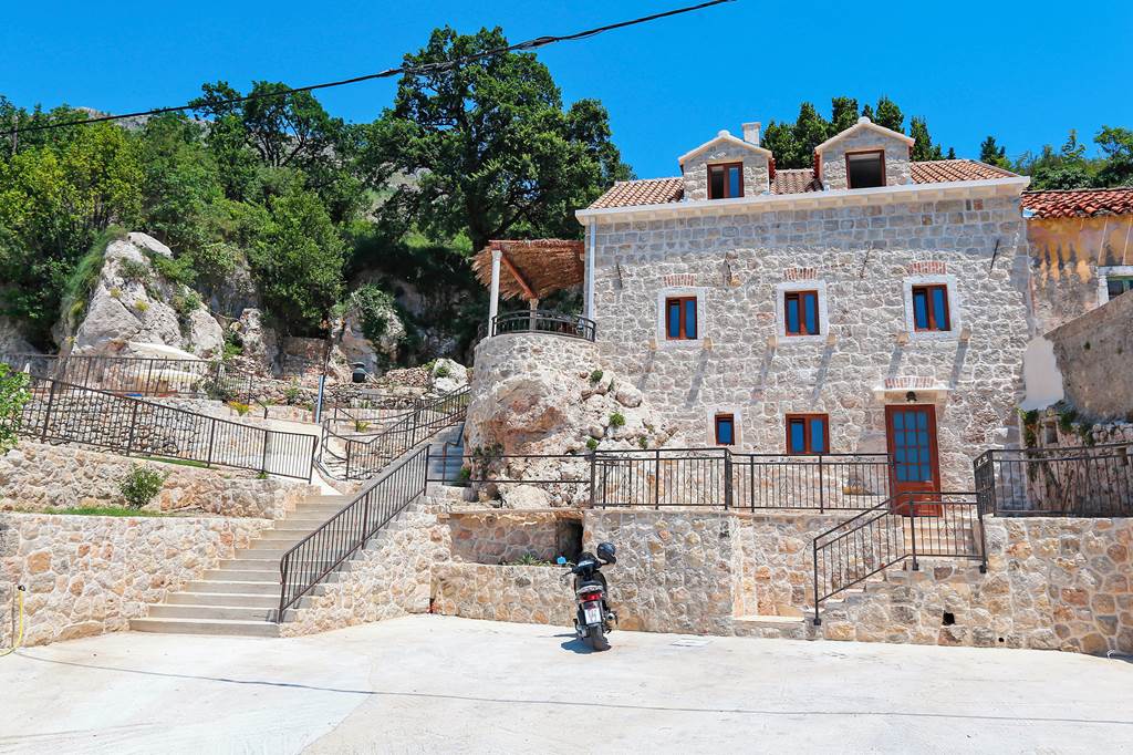 DBV_83508_Villa_Kamen_0122_09.jpg