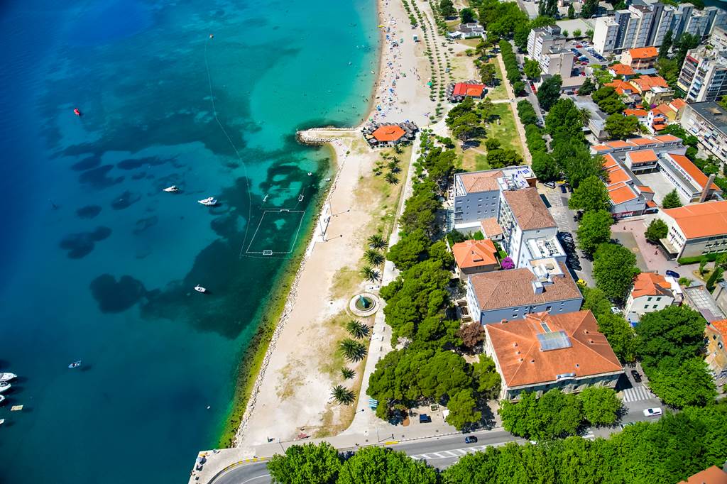 SPU_77001_Htl_Plaza_Omis_0917_01.jpg