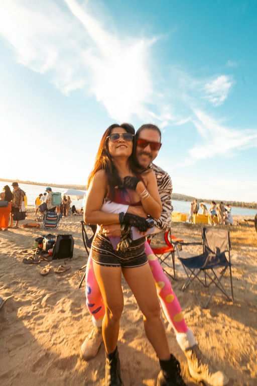 Crowd Beach @moonbeam.films(2).jpg
