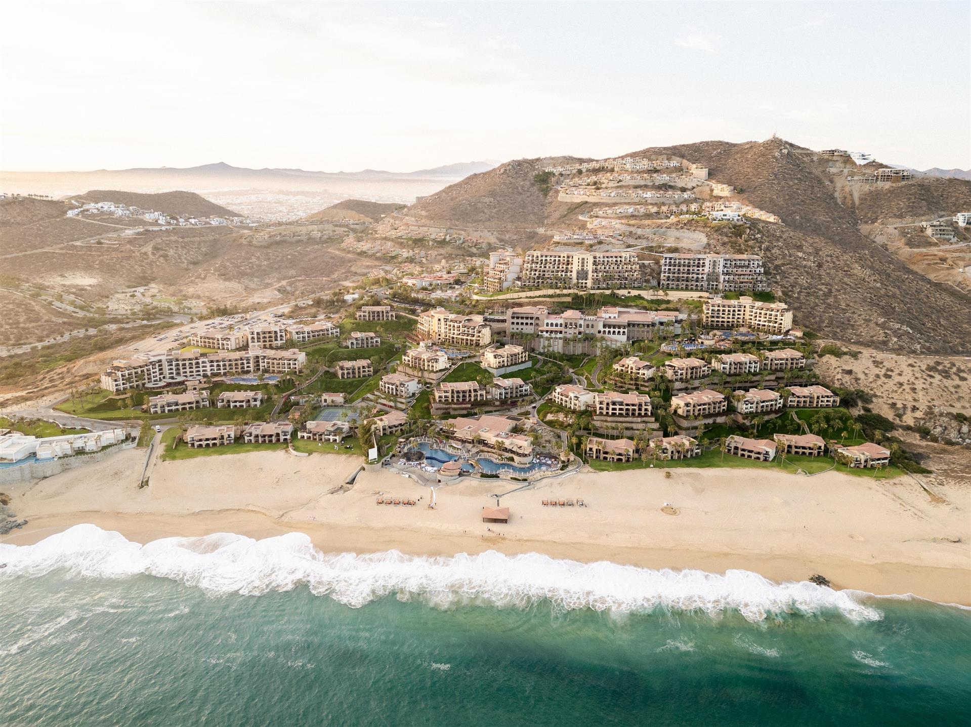 Pueblo Bonito Sunset Beach Resort & Spa