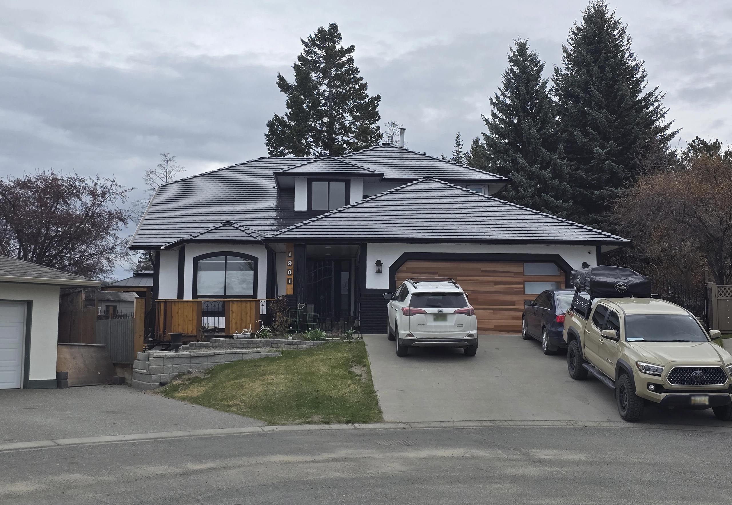 Interlock® Aluminum Slate Metal Roofing in Black – Kamloops, BC